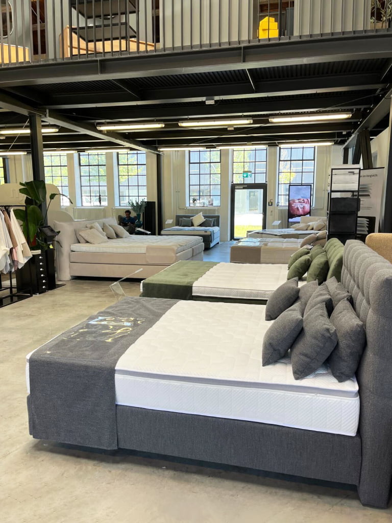 Mozart Showroom München {{brizy_dc_image_alt imageSrc=